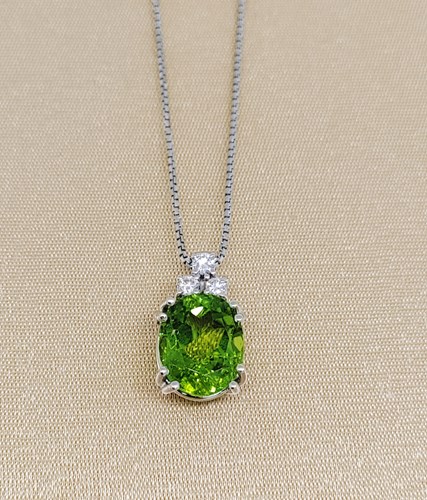 Girocollo oro bianco con Peridoto e Brillanti